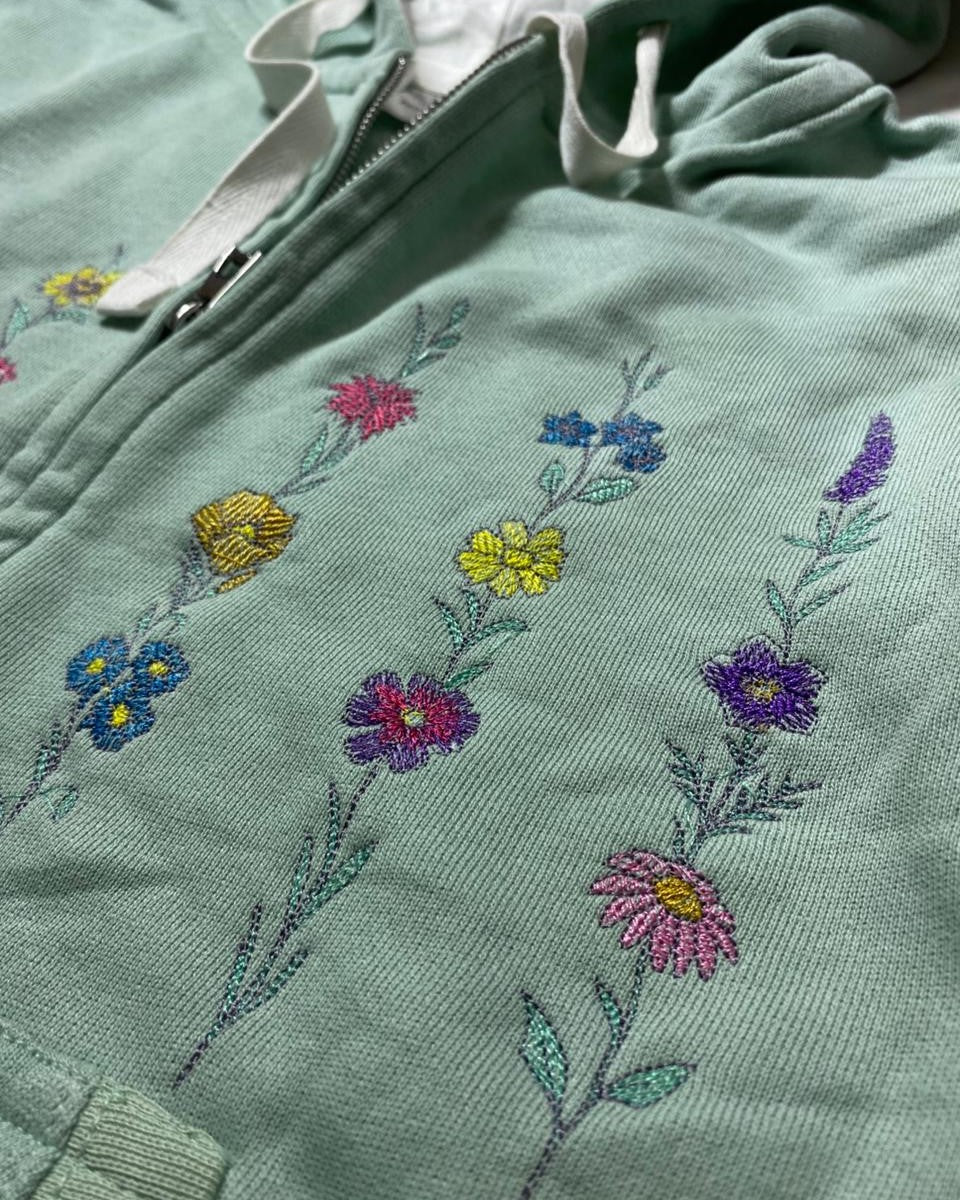 Women's Mint Green Zip-Up Hoodie - Soft Fleece Sweatshirt with Wildflower Graphic & Sleeve Detail
